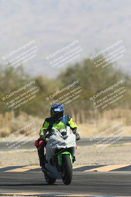 media/Oct-30-2025-Racers Edge (Thu) [[dabbdaf680]]/3-B Group/Session 2 Turn 2/